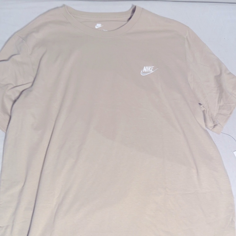 Men’s XL Nike Tee Cream